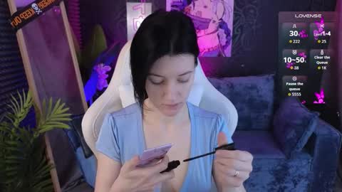 Snapshot of roxy_riot_ chatting on 11-05-25, 01:27 roxy_riot_ online show from 11-05-25, 01:27