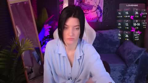 Snapshot of roxy_riot_ chatting on 11-19-25, 02:11 roxy_riot_ online show from 11-19-25, 02:11