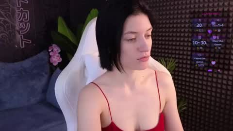 Snapshot of roxy_riot_ chatting on 11-25-25, 01:38 roxy_riot_ online show from 11-25-25, 01:38