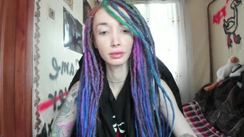 Snapshot of roxy_silver chatting on 12-16-24, 08:52 Roxy online show from 12-16-24, 08:52