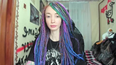 Snapshot of roxy_silver chatting on 12-16-24, 08:16 Roxy online show from 12-16-24, 08:16