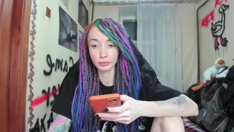 Snapshot of roxy_silver chatting on 12-17-24, 12:12 Roxy online show from 12-17-24, 12:12