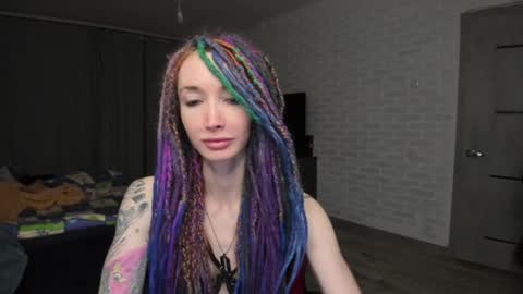 Snapshot of roxy_silver chatting on 01-12-25, 05:44 Roxy online show from 01-12-25, 05:44