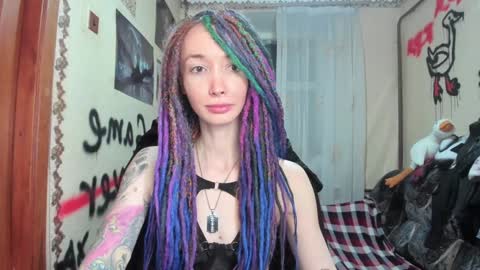 Snapshot of roxy_silver chatting on 01-24-25, 08:32 Roxy online show from 01-24-25, 08:32