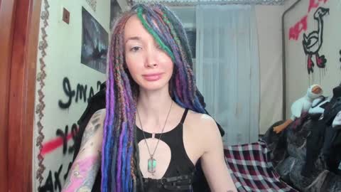 Snapshot of roxy_silver chatting on 01-24-25, 11:34 Roxy online show from 01-24-25, 11:34