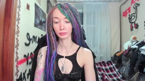 Snapshot of roxy_silver chatting on 01-25-25, 07:28 Roxy online show from 01-25-25, 07:28