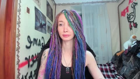 Snapshot of roxy_silver chatting on 02-07-25, 10:09 Roxy online show from 02-07-25, 10:09