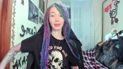 Snapshot of roxy_silver chatting on 02-08-25, 10:29 Roxy online show from 02-08-25, 10:29