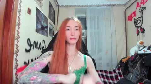 Snapshot of roxy_silver chatting on 02-15-25, 01:21 Roxy online show from 02-15-25, 01:21
