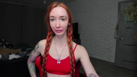 Snapshot of roxy_silver chatting on 10-07-25, 02:58 Roxy online show from 10-07-25, 02:58