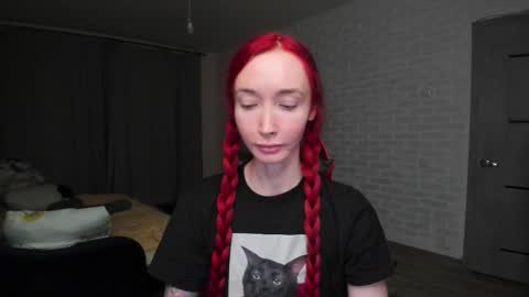 Snapshot of roxy_silver chatting on 02-12-26, 02:45 Roxy online show from 02-12-26, 02:45