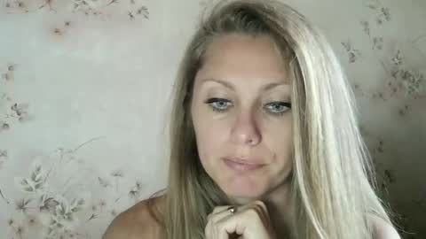 roxyfox18x01 online show from 09-30-25, 06:40