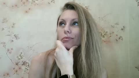 roxyfox18x01 online show from 02-12-26, 07:58