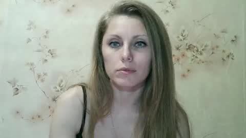 Snapshot of roxyfox18x01 chatting on 04-30-26, 08:15 roxyfox18x01 online show from 04-30-26, 08:15