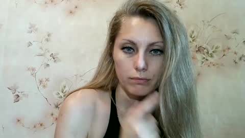 Snapshot of roxyfox18x01 chatting on 06-10-26, 07:40 roxyfox18x01 online show from 06-10-26, 07:40