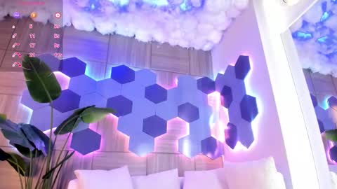 Snapshot of roxylior chatting on 11-02-25, 07:16 online show from 11-02-25, 07:16