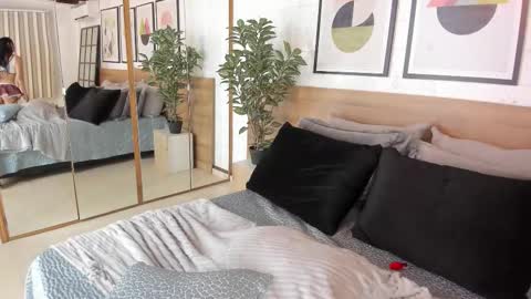 Snapshot of roxylior chatting on 11-03-25, 08:10 online show from 11-03-25, 08:10