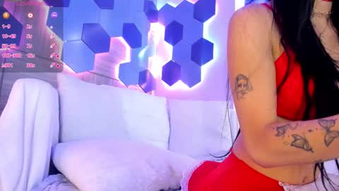 Snapshot of roxylior chatting on 11-04-25, 07:24 online show from 11-04-25, 07:24