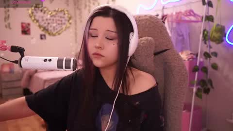 roxysuh online show from 05-22-26, 08:42