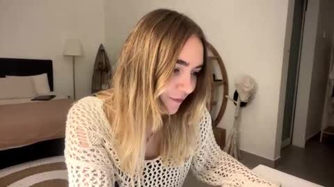 Roxy online show from 03-25-26, 07:42