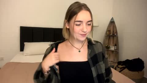 Roxy online show from 04-01-26, 01:34