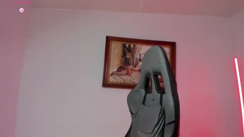 Snapshot of roy__constance chatting on 05-30-26, 03:36 Roy Constance online show from 05-30-26, 03:36