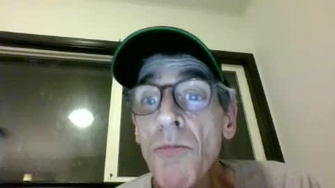 Snapshot of royboy2561 chatting on 12-20-25, 08:10 Roy Murrin online show from 12-20-25, 08:10