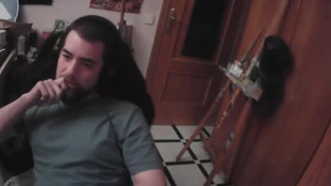 royer04 online show from 10-27-25, 03:43