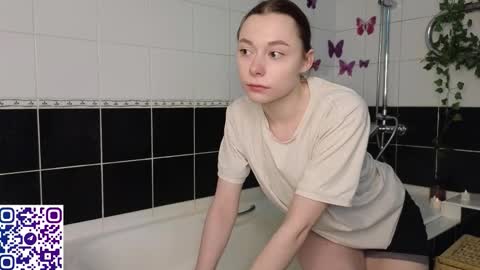 Snapshot of roygeers chatting on 01-31-26, 08:29 Alice online show from 01-31-26, 08:29