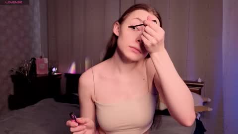 Snapshot of roygeers chatting on 02-11-26, 09:14 Alice online show from 02-11-26, 09:14