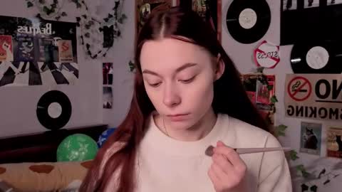 Snapshot of roygeers chatting on 02-19-26, 09:16 Alice online show from 02-19-26, 09:16