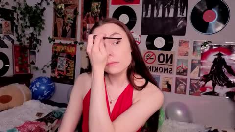 Snapshot of roygeers chatting on 02-20-26, 09:10 Alice online show from 02-20-26, 09:10