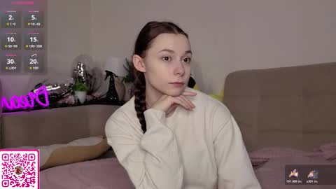 Snapshot of roygeers chatting on 02-21-26, 08:21 Alice online show from 02-21-26, 08:21