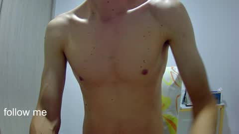 Snapshot of royyourtoy chatting on 02-06-26, 02:42 Roy online show from 02-06-26, 02:42