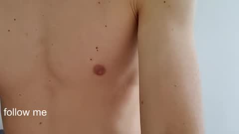 Snapshot of royyourtoy chatting on 03-05-26, 06:59 Roy online show from 03-05-26, 06:59