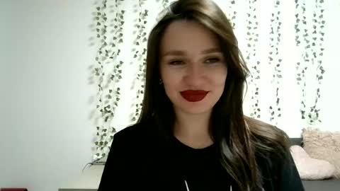 Roza05x online show from 06-19-26, 01:37