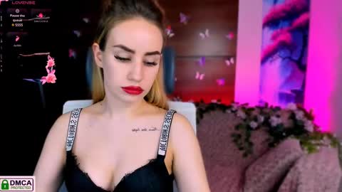 Snapshot of rozmary_ket chatting on 02-13-25, 10:23 Im Rozmary nice to meet you 3 online show from 02-13-25, 10:23