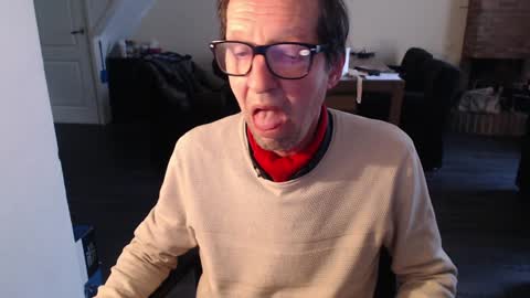 Snapshot of rubbertapper chatting on 12-02-24, 01:24 rubbertapper online show from 12-02-24, 01:24