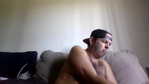 Snapshot of rubbingoneout714 chatting on 10-31-25, 08:10 rubbingoneout714 online show from 10-31-25, 08:10