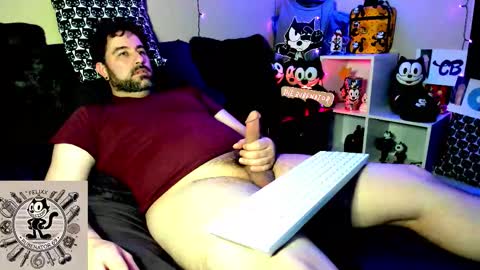 Snapshot of rubenator69 chatting on 11-22-25, 03:00 Ruben online show from 11-22-25, 03:00