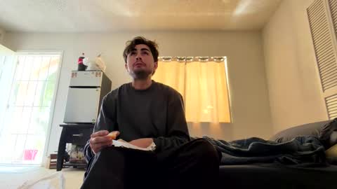 rubenzaragosa09 online show from 04-29-26, 11:00
