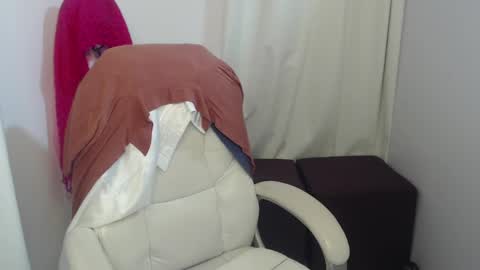 Snapshot of rubi_halliwey chatting on 12-12-24, 11:40 Rubi online show from 12-12-24, 11:40