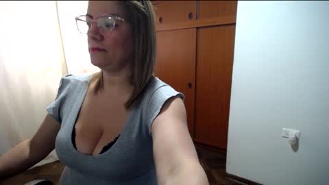 Snapshot of rubi_sweett chatting on 12-01-24, 05:57 rubi online show from 12-01-24, 05:57