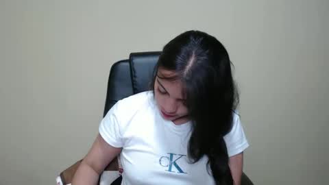 Snapshot of ruby_and_aron chatting on 12-21-24, 01:26 RUBY AND ARON online show from 12-21-24, 01:26