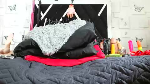 rubyemerald_ online show from 10-10-25, 01:37