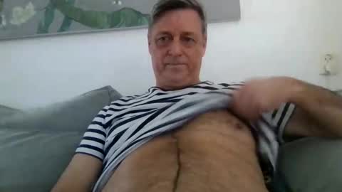 Snapshot of rudeski chatting on 04-11-26, 01:48 rudeski online show from 04-11-26, 01:48