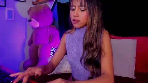 rue_zue online show from 11-25-25, 01:33