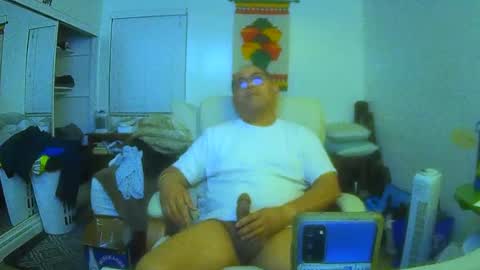 Snapshot of rueltrinidad73 chatting on 06-22-26, 05:15 rueltrinidad73 online show from 06-22-26, 05:15