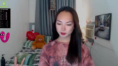 Snapshot of ruesalvartore chatting on 02-12-25, 02:35 its me Sabel online show from 02-12-25, 02:35