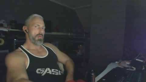 Snapshot of ruffi77 chatting on 01-06-25, 12:16 Chico que rico Caliente online show from 01-06-25, 12:16